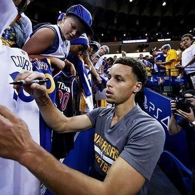 WHAT TO GET SIGNED BY A BASKETBALL PLAYER AT AN AUTOGRAPH SIGNING 101!