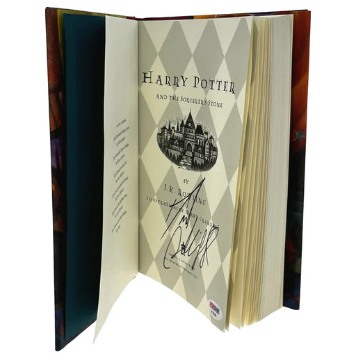 Daniel Radcliffe Signed Harry Potter Sorcerer’s Stone 1st American Edition 1998 Book PSA COA