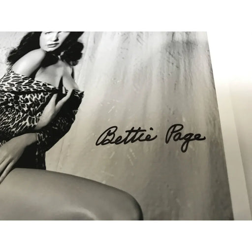 Bettie Page Signed 8X10 JSA COA Photo Autograph Lingerie Betty Pin Up Yeager