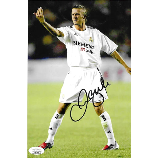 David Beckham Autographed 6 1/2x10 Photo JSA COA MLS England Manchester Soccer