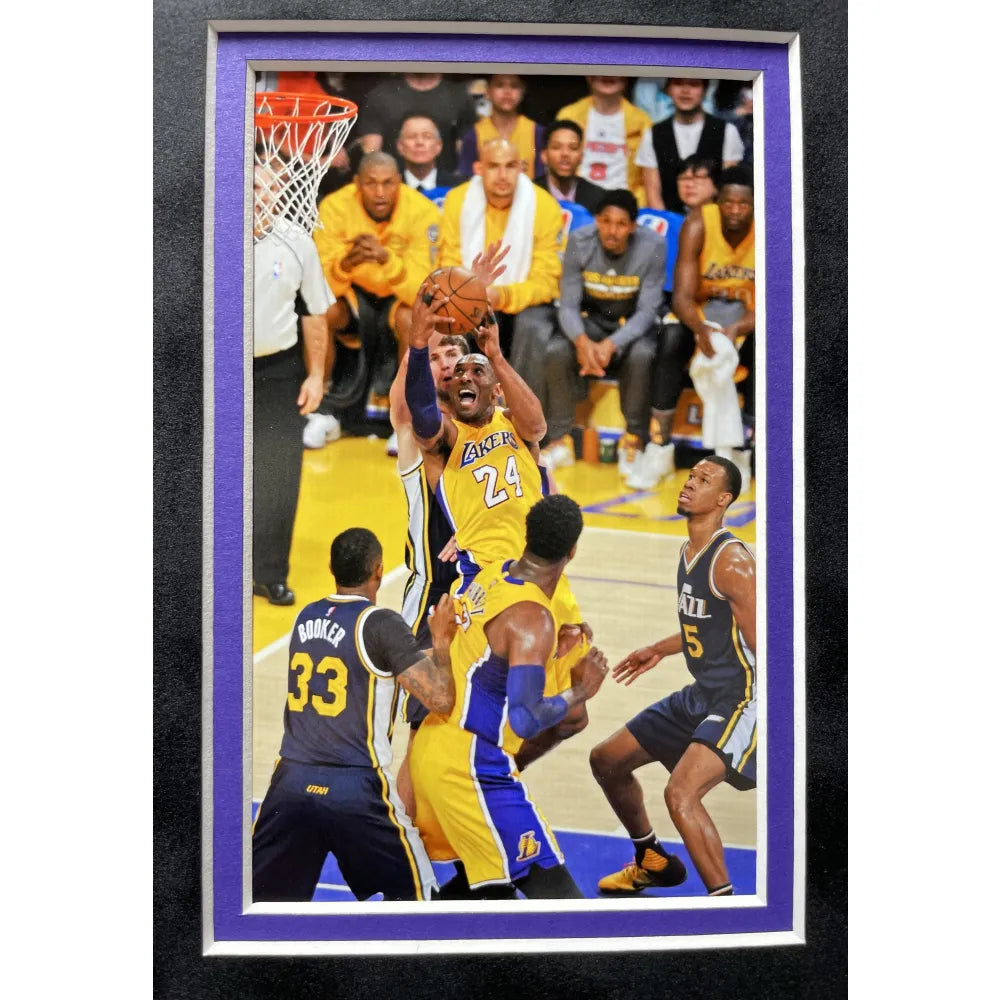 Sports Legends featuring Lakers basketball great Kobe Bryant at JulienÕs  Auctions. 1999-2000 NBA Finals game